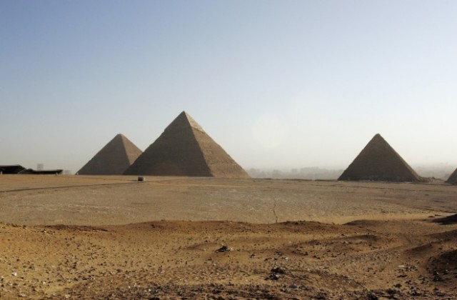 Космически частици разкриват тайни на египетските пирамиди