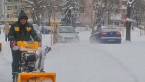 Утре започва почистването на тротоарите в Разград