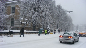 Млад мъж откаран в болницата след като се подхлъзна на