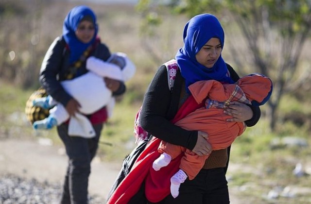 Жените и момичетата мигранти в Европа са подложени на насилие