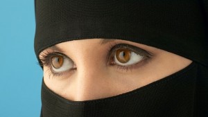 Надникване зад бурката