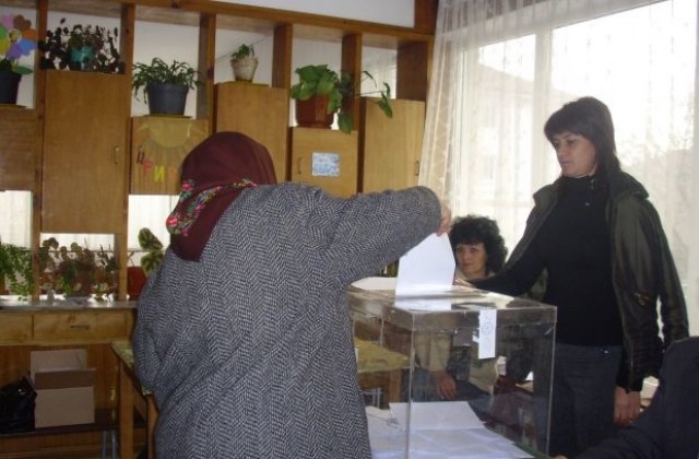 Частични избори в три села