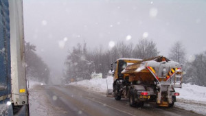 Областният управител провери как се прочиства Прохода на Републиката
