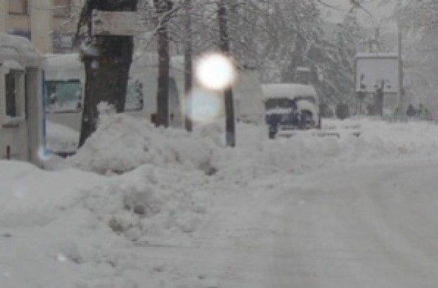 23 глобени за неправилно паркиране в снега