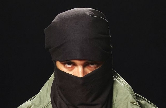 Ислямска държава публикува снимки на деветимата парижки атентатори