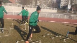Морето тренира на изкуствения терен в Камчия Бакари пропуска първите