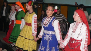 Четат Устава на новите баби в Калековец