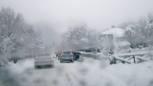 Помогнаха на семейство плевенчани закъсали с колата си в Кайлъка