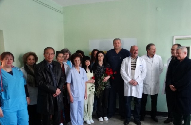 Емил Караиванов поздрави лекарите и акушерките от АГ-отделението в МБАЛ-Асеновград