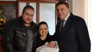 Музикална люлка и грамота за бебе Никол