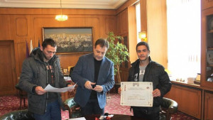 Кметът Даниел Панов връчи грамоти на доброволци участващи в снегопочистването