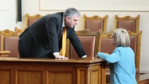 Депутатите отхвърлиха предложението за подълъг платен отпуск