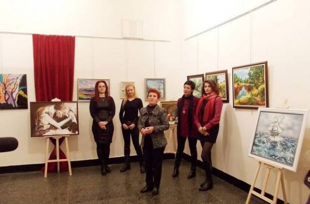 Необичайна изложба подредиха четири дами в ч-ще Съгласие