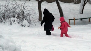 Времето остава много студено
