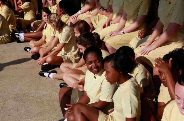 Кмет отпуска ученически стипендии за девствени гимназистки