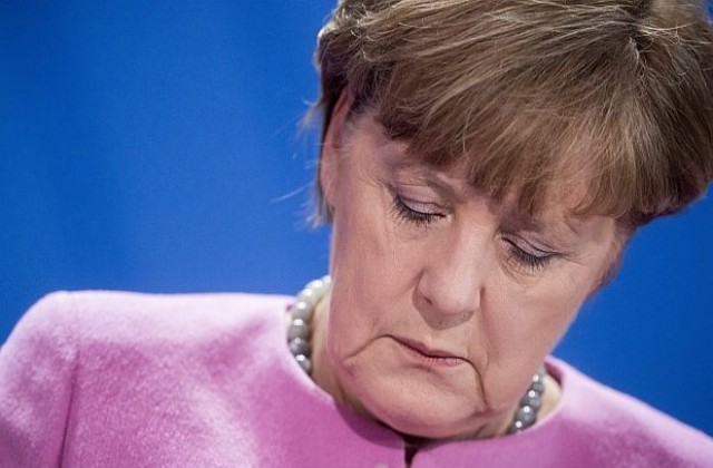 Бавария отново заплаши Меркел със съд заради бежанците
