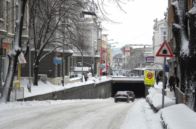 31 машини чистят улиците във Варна