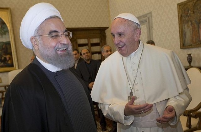 Президентът на Иран се срещна с папа Франциск (СНИМКИ)