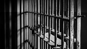 Телефонен измамник попадна на недоверчива баба и си намери майстора