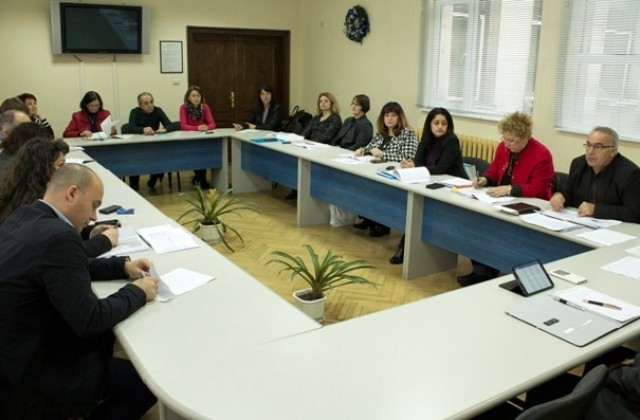 Създаване на интерес към професиите и специалностит е ключовият момент за задържането на децата в региона