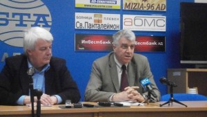 Румен Гечев Защо отговорните за скандала с ваксините не са