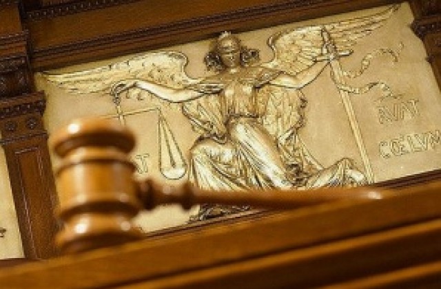 Осъдиха двама габровци за изнудване