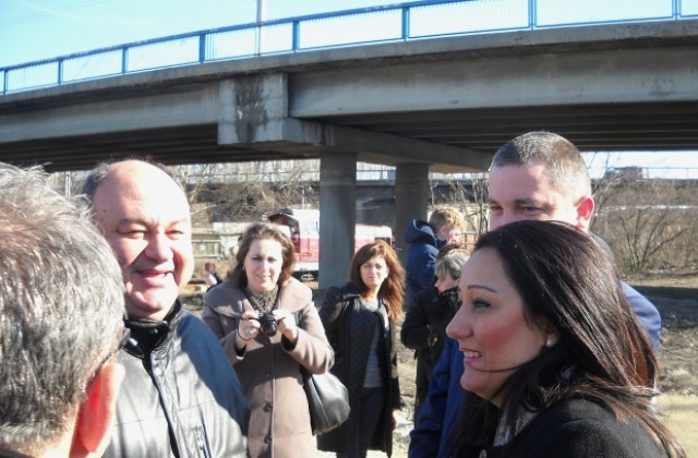 Ремонтират Аспаруховия мост с приходи от борба с контрабандата