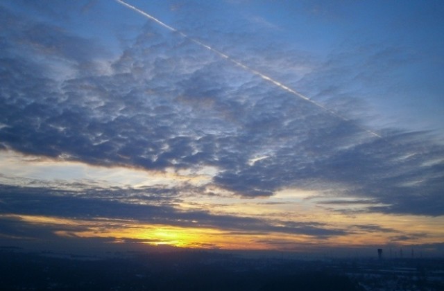 Слънчево и топло