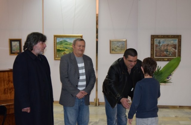 Художници от Джулюница представиха творчеството си пред горнооряховчани