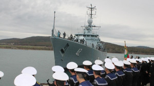 Приемат документи за кандидатстване на военна служба за 70 матроски