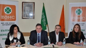 Министър Ненчев откри в Хасково изложба в памет на жертвите