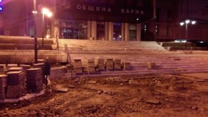 Махнаха Грамадата пред общината