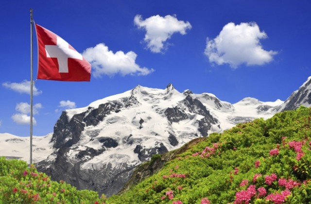 В Швейцария обсъждат месечен доход от 2000 евро за всеки гражданин