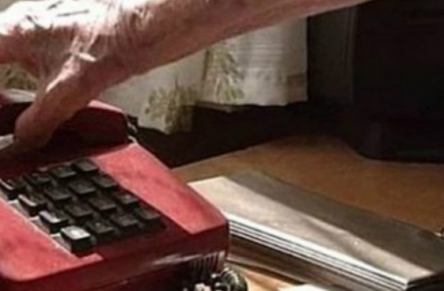 Телефонни измамници отмъкнаха 2 500 лева от шуменски баби