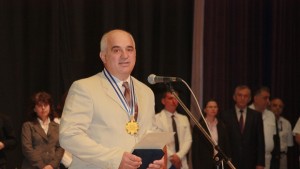 Лоша комуникация е причината за скандала в образованието смята професор