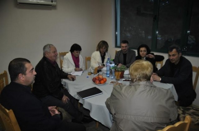 Над 30 въпроса поставиха търновци на приемната на общинските съветници от ГЕРБ