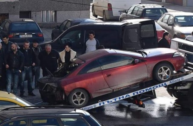 Запалиха автомобила на пазарджишка прокурорка