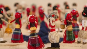 Старозагорски майстор на плетивото с изложба на мартеници в Етъра