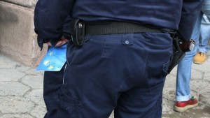 Не давайте пари на полицаи независимо дали са мними или