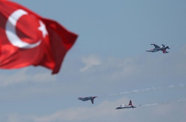 Москва: Турция се подготвя за нахлуване в Сирия