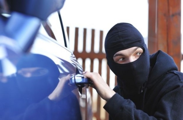Намаляват кражбите на коли с по-строг контрол за авточастите