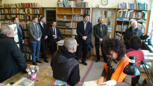 Академично дарение от 160 книги постъпи във фонда на читалищната