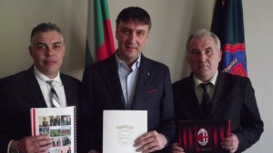 Световна футболина легенда ще бъде гост на Милан джуниър камп