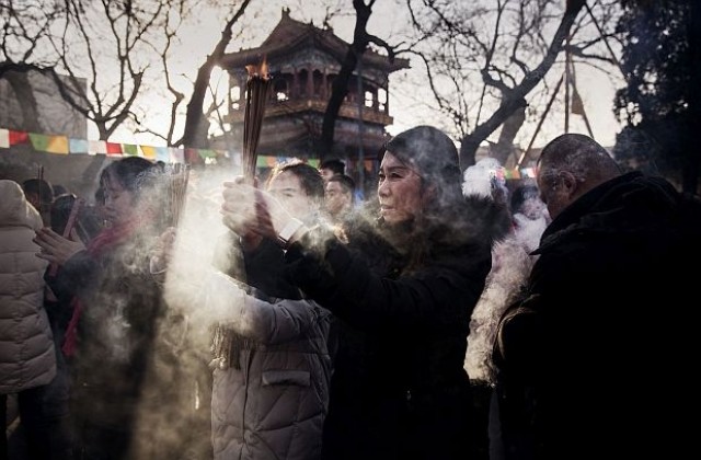 Токсичен смог над Пекин след празника за Лунната Нова година