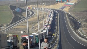 Напрежение на Кулата български шофьори блокираха граничния пункт