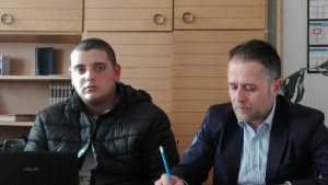 Иван Иванов покани в парламента ученика критикувал в интернет депутатите