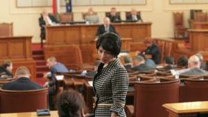Атанасова Има депутати от ГЕРБ с влогове в КТБ но
