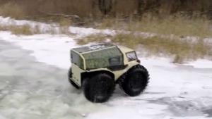 Руски инженер конструира малък танк бори сняг лед и вода