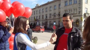 Разиграха Любовна лотария в центъра на В Търново СНИМКИ