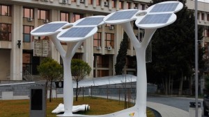 Зареждайте се от соларните дървета